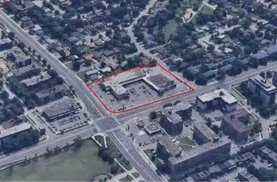 4905 Bathurst Street Unit# 206A Toronto C07 Ontario M2R 1X8