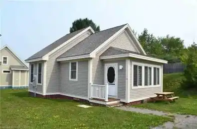 26 Meadow View Lane Prince Edward County Ontario K0K 1P0