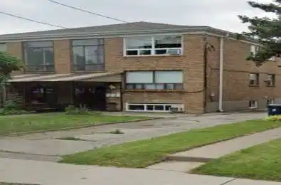 7 Auburn Avenue Toronto W03 Ontario M6H 2L6