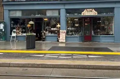 1633&1635 Queen Street Toronto W01 Ontario M6R 1A9