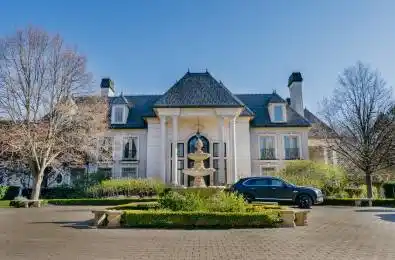 2215 Doulton Drive Mississauga Ontario L5H 3M2