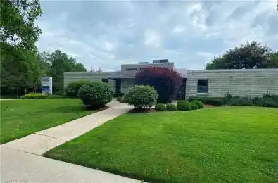 386 CAMBRIA Street Unit# 201 Stratford Ontario N5A 1J4