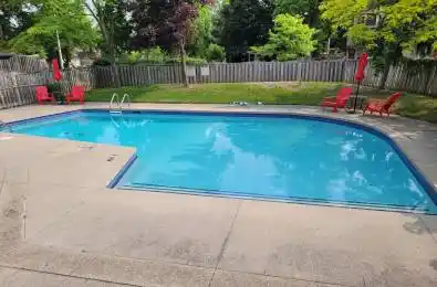 7077 Estoril Road Unit# 12 Mississauga Ontario L5N 1N3