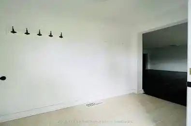 72 Caines Avenue Toronto C07 Ontario M2R 2L3