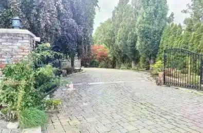 42 Maryvale Crescent Richmond Hill Ontario L4C 6P8