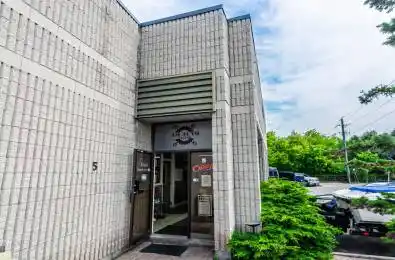 1605 SEDLESCOMB Drive Unit# 5 Mississauga Ontario L4X 1M4