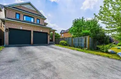 812 Knotty Pine Grove Mississauga Ontario L5W 1K2