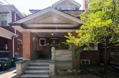 27 Deloraine Avenue Toronto C04 Ontario M5M 2A8