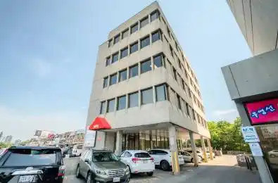 6075 Yonge Street Unit# 3rd Floor Toronto C14 Ontario M2M 3W2