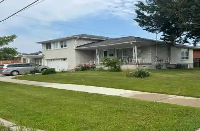 11 Islay Court Toronto W05 Ontario M9M 1V4