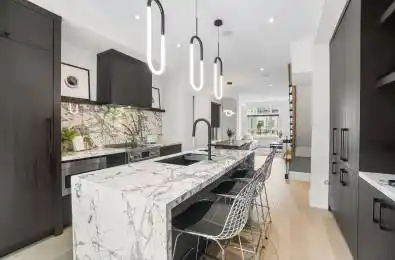 10 Lunar Crescent Unit# 24 Mississauga Ontario L5M 2P6