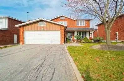 1723 Chalkdene Grove Mississauga Ontario L4W 2C2