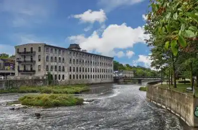 19 Guelph Avenue Unit# 105 Cambridge Ontario N3C 1A2