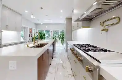 21 Forest Heights Boulevard Toronto C12 Ontario M2L 1G4