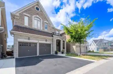 18 Maple Fields Circle Aurora Ontario L4G 3X7