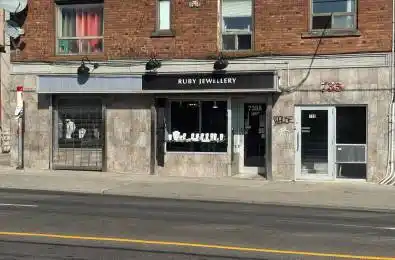 735 Dufferin Street Toronto C01 Ontario M6H 3K5