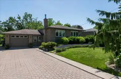 31 Mountbatten Crescent Barrie Ontario L4M 1T6
