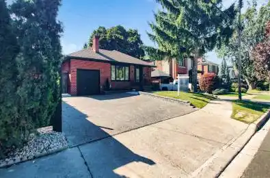 4 Lloyd Manor Road Toronto W08 Ontario M9B 5H6