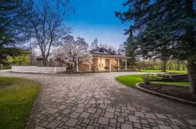 35 Charing Cross Waterloo Ontario N2J 4G8