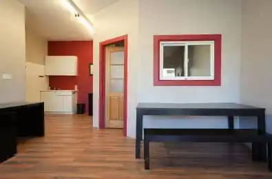 404 Royal York Road Toronto W06 Ontario M8Y 2R5