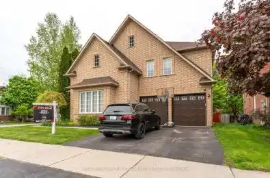 9 Glenis Gate Richmond Hill Ontario L4E 4C4