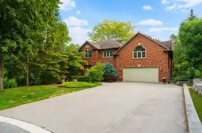 373 Brookview Court Hamilton Ontario L9G 4E6