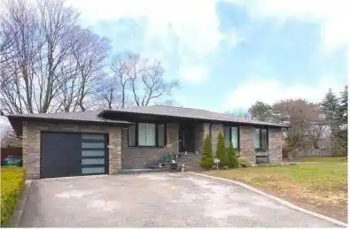 2 Groveland Crescent Toronto C13 Ontario M3A 3C5