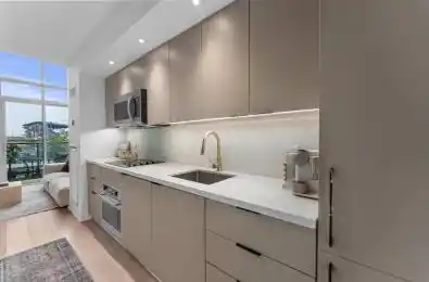 5 Hanna Avenue Unit# 301 Toronto C01 Ontario M6K 1W8