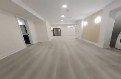 252 Borealis Avenue Aurora Ontario L4G 7V9