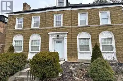 1745 Bathurst Street Unit# B Toronto C03 Ontario M5P 3K5