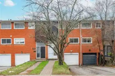 5479 Schueller Crescent Burlington Ontario L7L 3T1