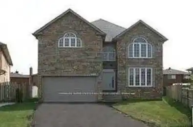 1379 Norenko Court Mississauga Ontario L5V 2M8