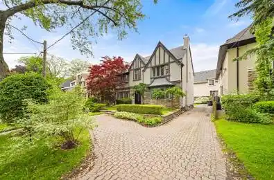 44 Elderwood Drive Toronto C03 Ontario M5P 1X1