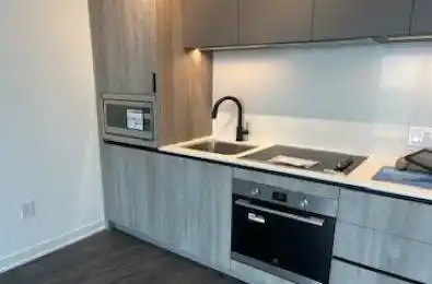 2495 Eglinton Avenue Unit# 1913 Mississauga Ontario L5M 2V8