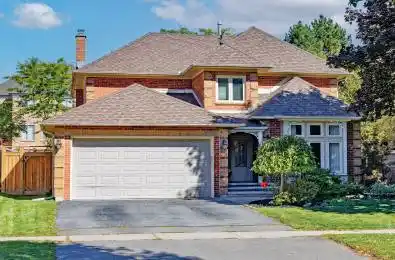 371 Fairway Gardens Newmarket Ontario L3X 1B4