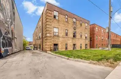 990 O'connor Drive Unit# 203 Toronto E03 Ontario M4B 2T3