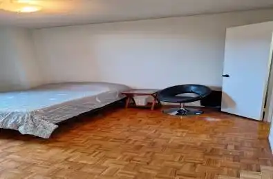 1250 Bridletowne Circle Unit# 403 Toronto E05 Ontario M1W 2V1