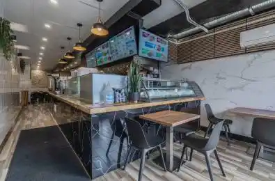 1106 Bloor Street Toronto W02 Ontario M6H 1M8