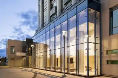 18 Graydon Hall Drive Unit# TH18C Toronto C13 Ontario M3A 0A4