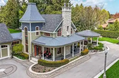 285 Hamilton Drive Hamilton Ontario L9G 2A9