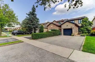 709 Greycedar Crescent Mississauga Ontario L4W 3J4