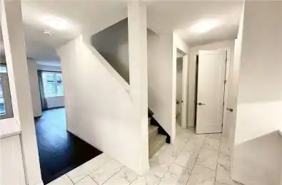 16 Ritchie Lane Hamilton Ontario L9G 3K9