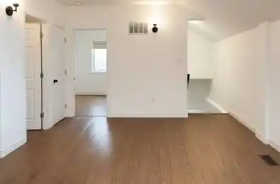 33 South Station Street Toronto W04 Ontario M9N 2B2