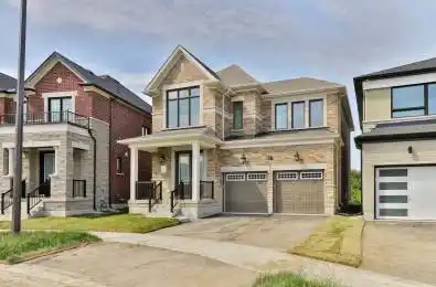 18 Berczy Manor Crescent Markham Ontario L6C 3M2
