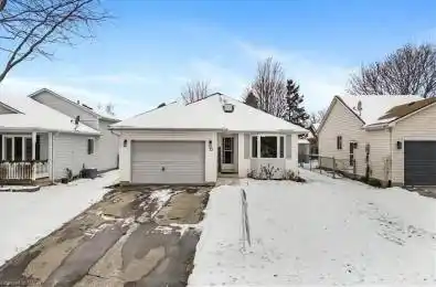 33 Thompson Drive Norfolk Ontario N0A 1N4
