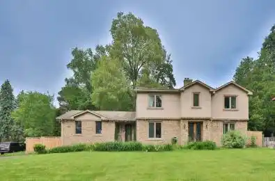 386 Pinetree Way Mississauga Ontario L5G 2V6