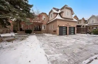785 Quantra Crescent Newmarket Ontario L3X 1M9