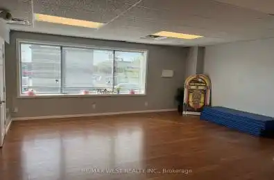 300 New Toronto Street Unit# 36-uppr Toronto W06 Ontario M8V 2E8