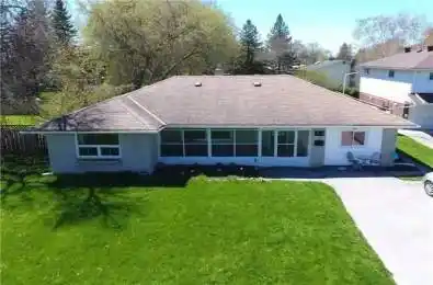 24 Metro Drive Georgina Ontario L4P 1B7