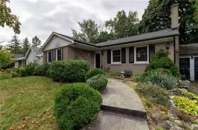 224 POPLAR Drive Burlington Ontario L7L 2N4